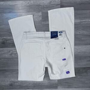 NWT Wrangler Q-Baby White Bootcut Jeans Women’s 28/5X32 No Gap Mid Rise Cowgirl